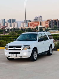 إكسبيديشن XLT • V8 ٥٤٠٠ • دبل ٤x٤