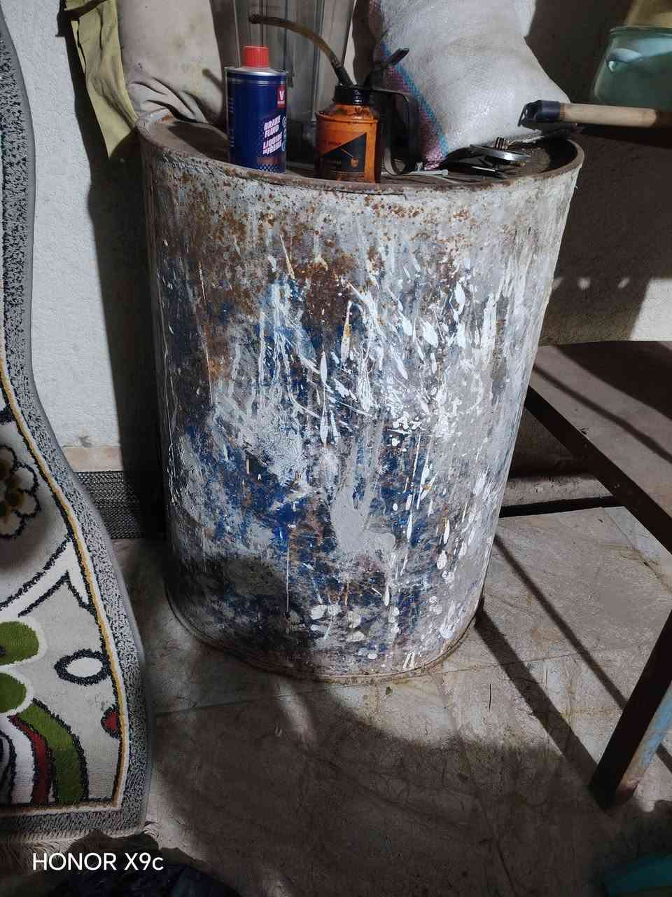 ميز حديد قياسة 90 مربع وبرميل حديد
سعر الميز 35 الف
وسعر برميل 20 الف
***********

نص مكتوب في الصور:
- HONOR X9c