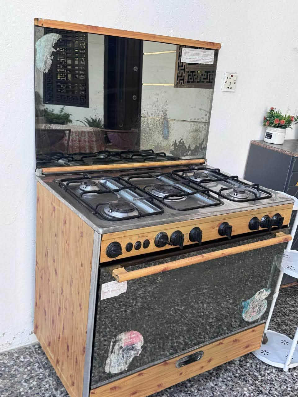 السلام عليكم 
للبيع طباخ نضيف وشغال وكلشي يشتغل بي 
نوع الطباخ كريازي 
السعر ٢٠٠ الف 
***********
