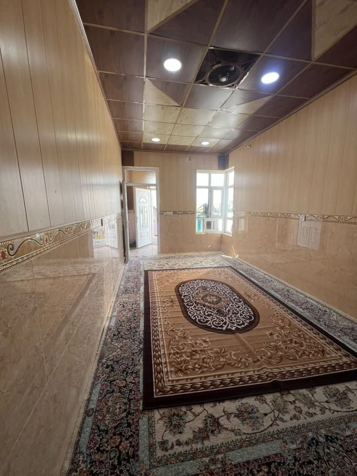 بەناوی خودای گەورە و میهرەبان

🔸خانوو بۆ فرۆشتن

📍لە قەزای ڕزگاری - گەڕەکی سەنگاویەکان نزیک مزگەوتی حاجی فەیم

📏ڕووبەر : ١٢٠ مەتر

🧭ڕووی : خۆرئاوا

📑 پێکدێت لە :- حەوشەیەکی فراوان + میوان + مەتبەخ + هۆڵ + دوو ژوری نوستن 

📮 تێبینی : ئەم خانووە ئەکەوێتە گەڕەکی سەنگاویەکان نزیک مزگەوتی حاجی فەیم پێکهاتووە لە دوو نهۆم 

نرخی ئەم موڵکە ( ١٥٠ ) گەڵا و مەعامەلەیە 

🔸 #عربی:-
✅#بیت للبیع:- عنوان - قضاء رزگاري / سنگاویەکان
✅#مساحە:- ١٢٠ متر  ✅#الاتجاهات:- غرب

🔹للاستفسار يرجي الاتصال بالارقام التالية :- 
................................
• بۆ زانیاری زیاتر پەیوەندی بکەن 📲
( *********** )
( *********** )
_________________________________________

تۆی بەڕێزیش گەر خاوەنی موڵکێکیت دەتەوێت بیفرۆشیت یان بە کرێی بدەیت پەیوەندیمان پێوە بکەن
#سمود_ڕزگاری_ئاوباریک_شاکەل_ژاڵە_نەورۆز_کەلار_کەلارکۆن_لیواکە_ئاوارەکان_شەهیدان_خانوو_عقارات_دروازة
