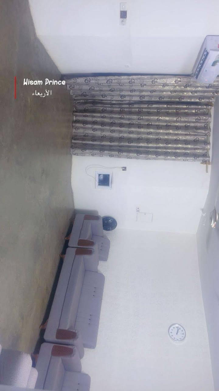 اعلان رقم [     ١٠   ] 
🔶️ نقد و اقسااط 🔶️

#دار_للبيع  (( زراعي ))

الموقع : الصوفية شارع ٤٠ قرب جامع السلام

المساحة :   ٢٣٠ متر 

الشارع :  ٨ متر 

يحتوي على : غرفتين و صالة و مطبخ و استقبال

السعر :  ٤٥ مليون مقدم ٢٠ و لباقي اقساط 

⚖️ مكتب الميثاق للعقار والمحاماة ⚖️ 
استشارات ودعاوى قانونية و عقارية و مقاولات 
📍 الرمادي – منطقة الـ6 كيلو ، خلف دار اركان الطرموز
📞***********
📞 ***********  
متوف0717386469 
  متوفر واتساب 
💬 للاستشارة والاستفسار تواصل معنا الآن
🤝 ثقة تُبنى… وحقوق تُصان

نص مكتوب في الصور:
- Wisam Prince
- الثلاثاء
- Wisam Prince الأربعاء
- الأربعاء