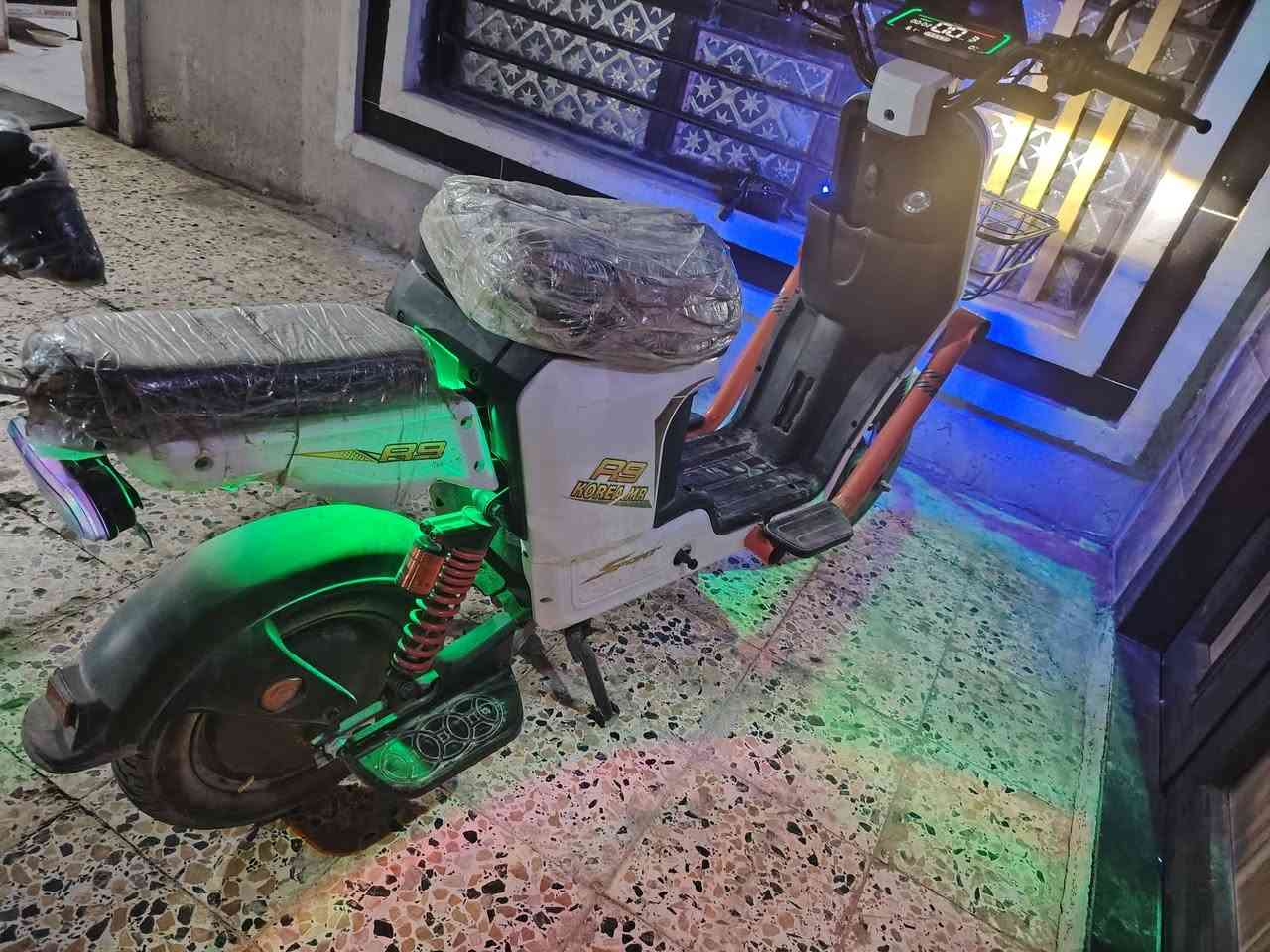 R9 max 2026
استخدام شهر فقط 
ملف 2000w
بطاريات 5 32
بصمه وكارت ونضام بك R
سرعه 80 
وهواي مواصفات بيهه دراجه خير من الله 
سعر 650 مجال بسيط 
ديالئ بعقوبه 
***********
