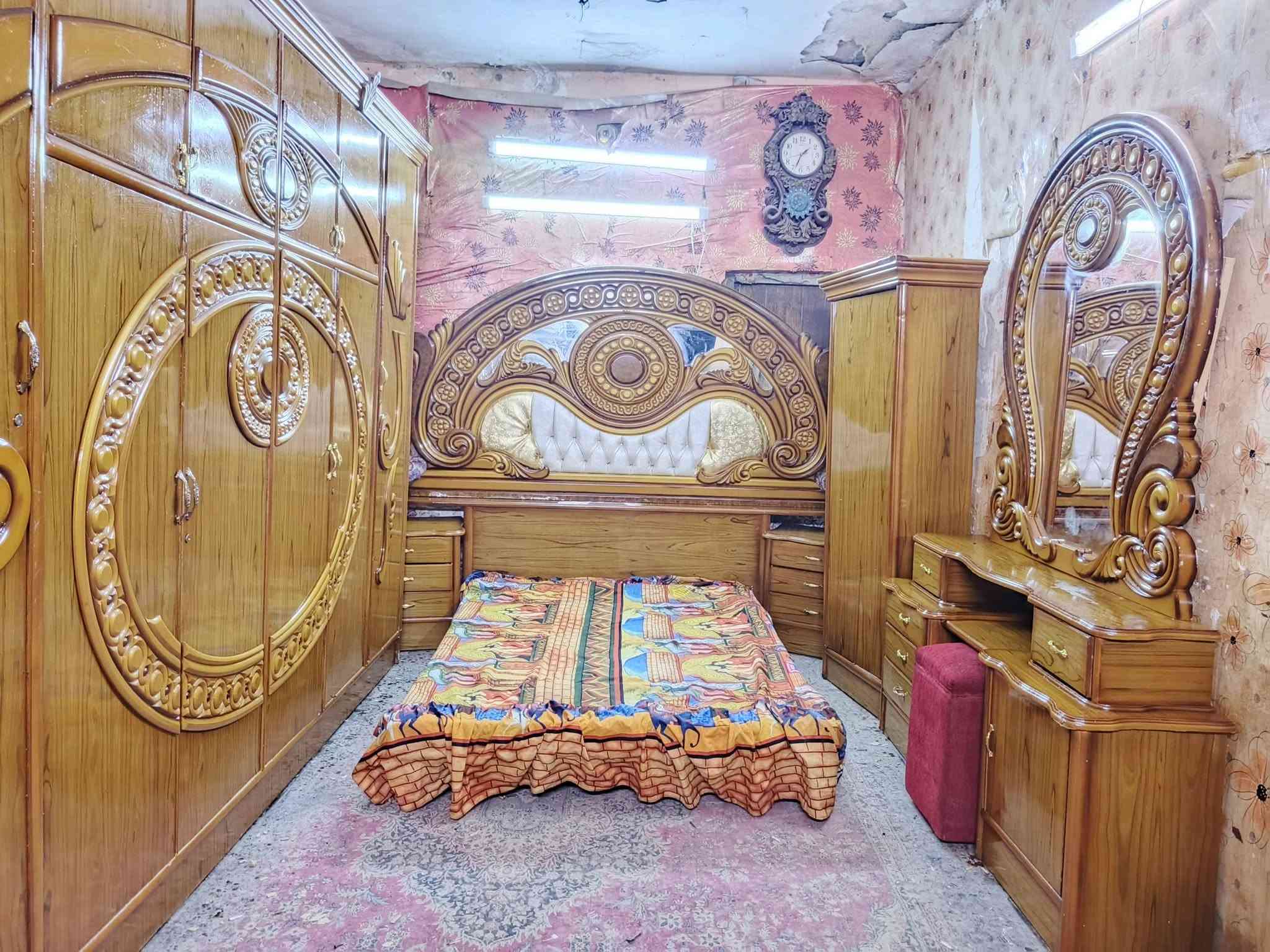 غرفه اخشاب ست ابواب ملحق للبيع ***********السعر 600صاج الزاويه كنتوريه موديل حديث العنوان بغداد وكو توصيل متواجد وتساب
