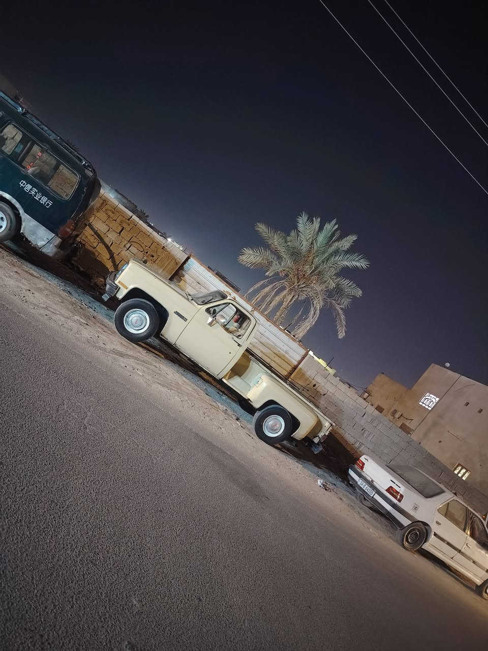 سلام عليكم، جمسي مديل ٨٥ رقم ذي قارسنويه ل٣٠ راعيه يمي تحوي اي وقت، محرك ٣٥٠ اوتماتيك سياره بيه نصبه كلش حلوه عوزها ترتيبات السعر 38ورقه العنوان بصره ابي الخصيب ***********

نص مكتوب في الصور:
- حَالَتِي
- 23 س • اا ا نشامة البادية معزوفه ل.. ›
- GMC_1985
- ٢٢١