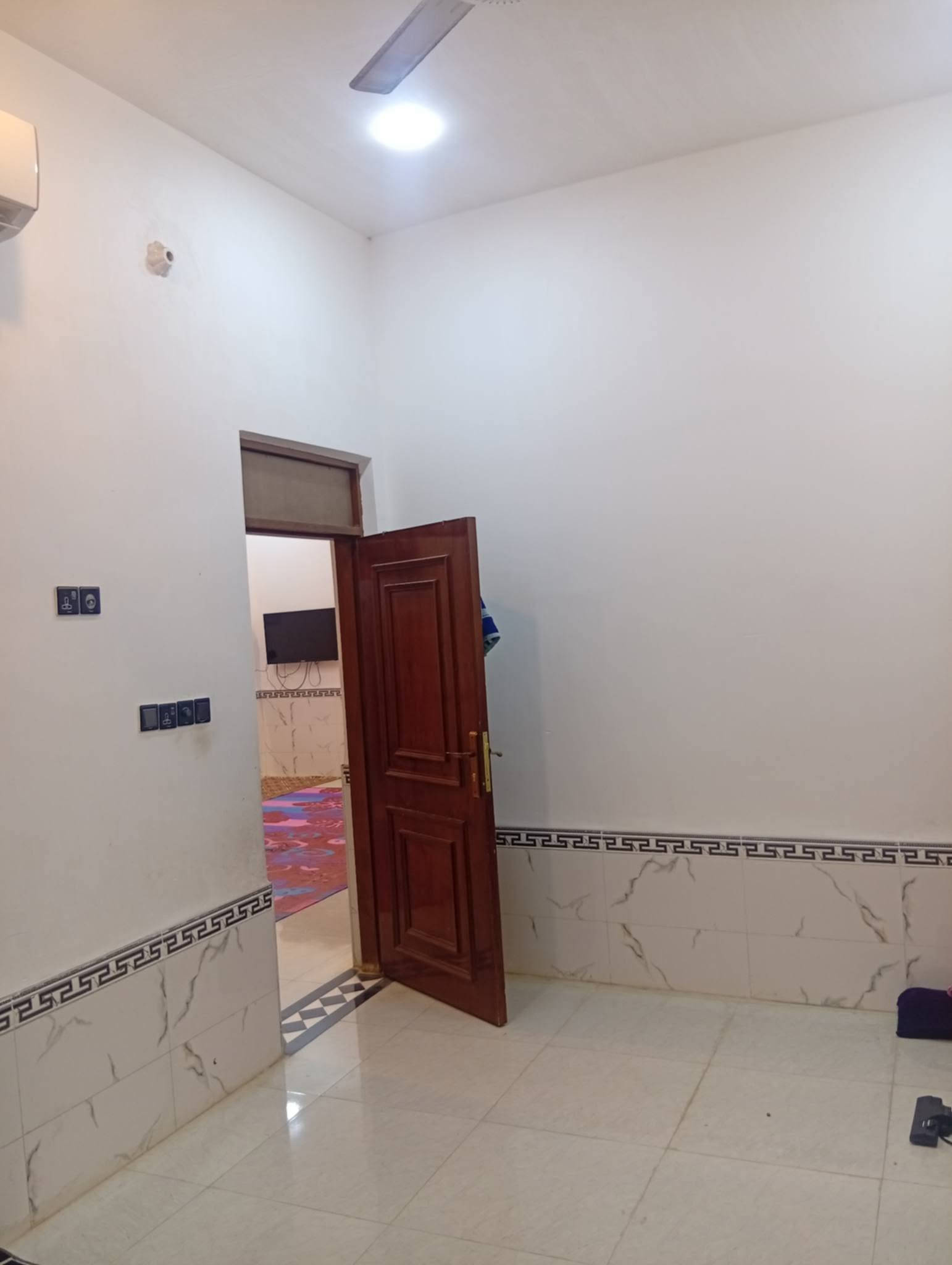 السلام عليكم ورحمة الله وبركاته 
بيت طابو  ركن بناء حديث ٢٠٢٦
غرفتين وصاله كبيره ومطبخ 
واستقبال وصحيات 
حي الإعلام مقابل النادي الرياضي
***********سعد 
مكتب المصطفى للعقار
