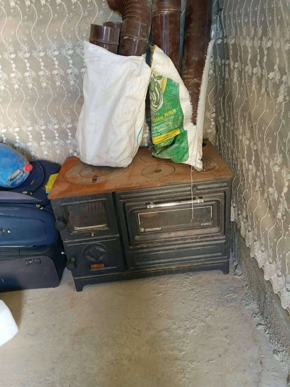 صوبة حطب • فرن مدمج • ٨١سم