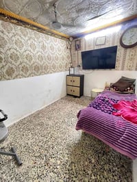 نصف قطعه للبيع الموقع مدينه الصدر قطاع 52  محتويات المنزل يتكون من حوش...