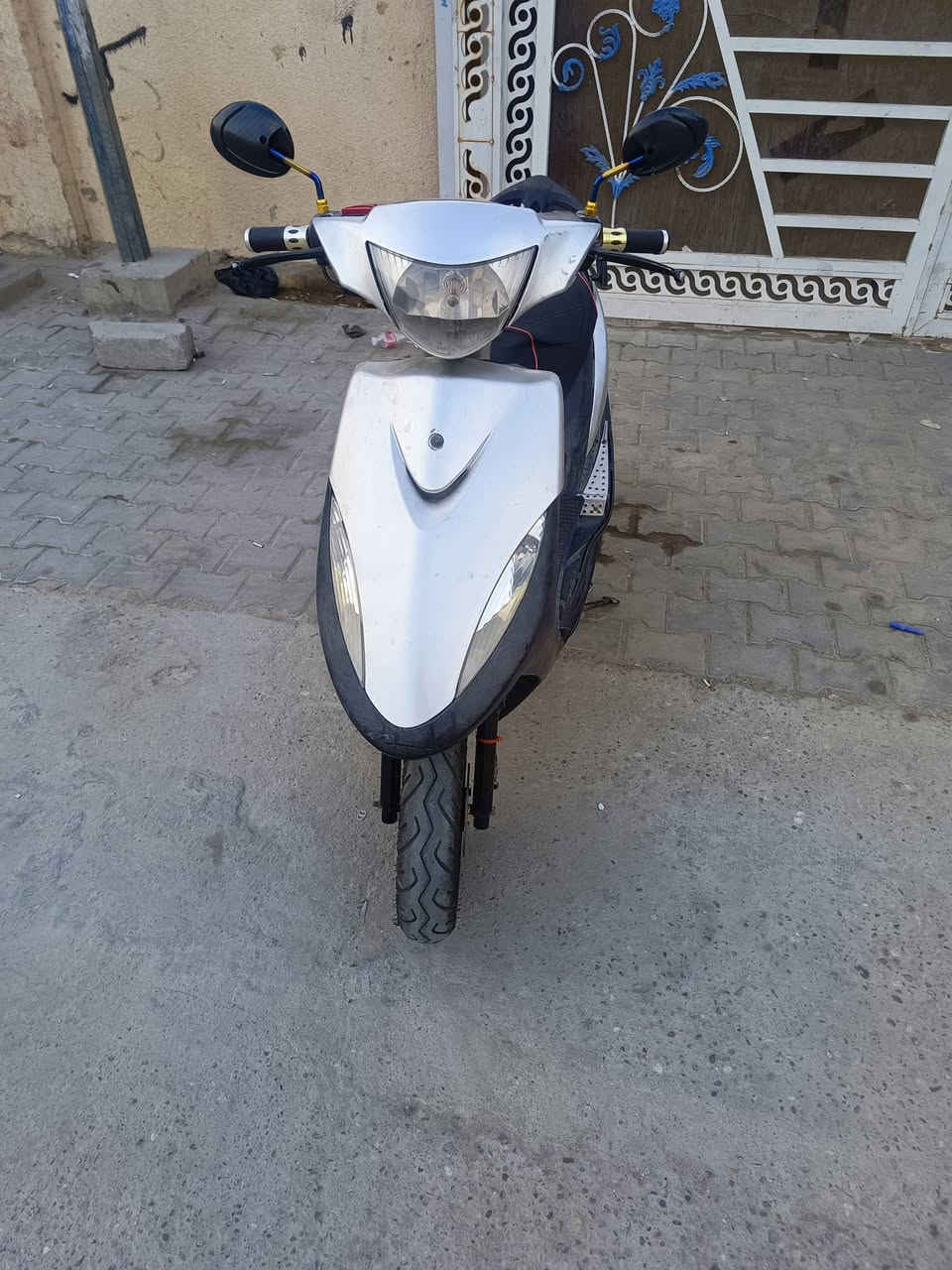 سلام عليكم دراجه ماكس عدله بوشه 55 عنواني ناصريه مركز  للبيع رقم***********
