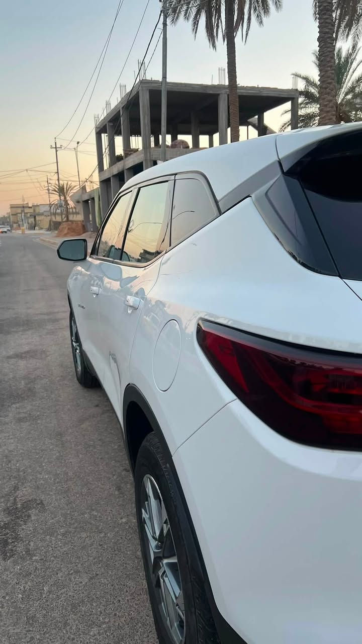للبيع
بلايزر 2023 ⚪️ لون ابيض

‏Lt 2000 تيربو

السعر 178  ورقة كامل مرقم اربيل

✨ المواصفات:

🔹 دفع رباعي (4WD)

🔹 رادار تحذير أمامي

🔹 كرسي السائق كهرباء

🔹 كاميرا خلفية

🔹 مثبت سرعة

🔹 نظام تحديد المسار

🔹 تحكمات ستيرن

🔹 ماوس أنظمة القيادة

🔹 شاشة وسطية

🔹 هاند بريك كهرباء

🔹 تبريد خلفي قطعتين

🔹 منافذ شحن USB و Type-C

🔹 أربع أبواب بصمة

🔹 مانع انزلاق ABS

🔹 أوتو ستوب

ماشية 20 الف ميل فقط بعدها جديدة 

محرك 4 سلندر 2000 تيربو قوي واقتصادي

دفع رباعي سيارة فور ويل 

ضررها بسيط كلش طخة تقريباً جاملغ امامي تبديل وباب صبغ بدون بجم كبس

مكان كربلاء  للاتصال الرقم: ***********
