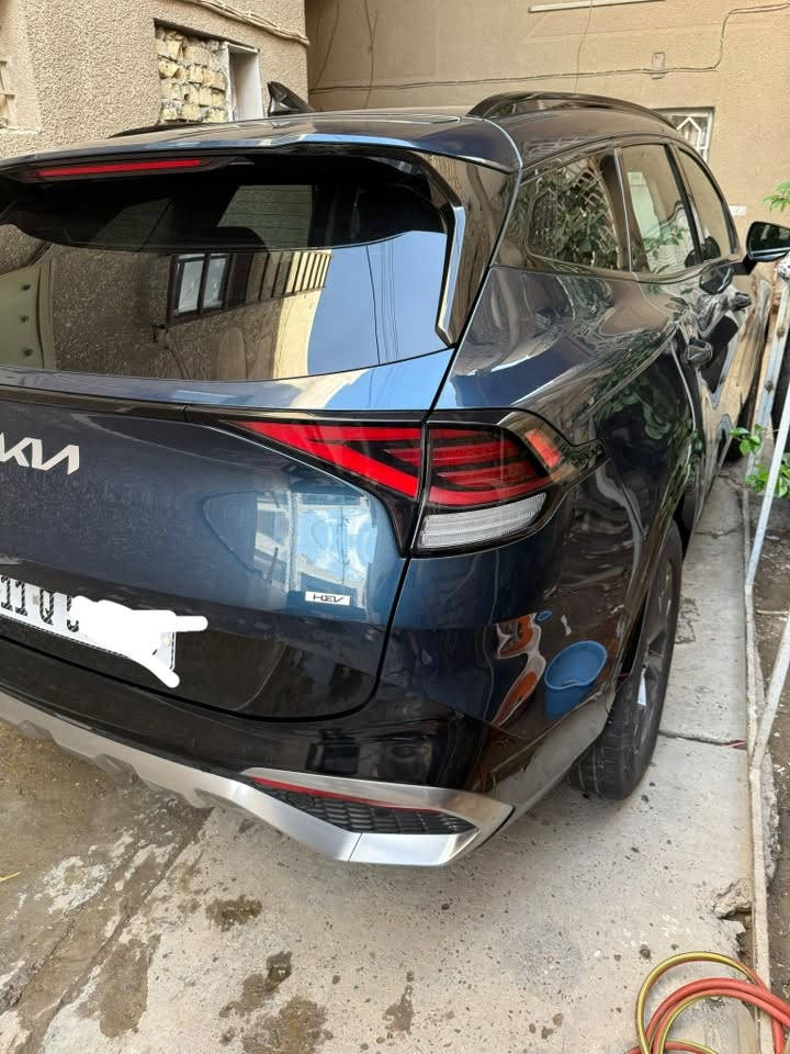 للبيع كيا سبورتج موديل 2025 فول مواصفات  SX  برستيج داخل
هايبرد    هايبرد 

#ماشية 36 الف فقط   كيلو مو ميل 
مكفوله بدون صبغ ولا بارد كفاله عامه 

  ✅مواصفات السيارة 

🔹بانوراما
🔹كامرات محيطية 360 
🔹رادارات جانبية 
🔹رادار امامي +  خلفي 
🔹بصمة : تشغيل - ابواب - صندوك
🔹صندوك كهرباء ذكي 
🔹شاشة كبيرة  تدعم كاربلاي واندرويد اوتو وفول تحكمات 
🔹كيجات الكترونية متغيرة حسب الوضعيات
🔹انظمة القيادة : سبورت - سمارت - نورمال
🔹كشنات جلد    + كشنات تدفئة مع تبريد 
🔹كراسي كهرباء فول تحكم مع كشن امامي متحرك عند النزول اوتماتيك
🔹اضواء ترحيب عند الاقتراب مع ترحيب داخلي عند الصعود 🔹او المغادرة
🔹شحن وايرليس
🔹منافذ تايب سي عدد 3 مع 2 في الكشنات ومنفذ يو اس بي 🔹ومنفذ جداحة
🔹هاند بريك بصمة
🔹اوتو هولد
🔹نظام سياقه ذاتيه وتوقف ذاتي
🔹كامرة دوارة 
🔹تحديد مسار ذكي
🔹خزن ميموري لوضعيه الكشن
🔹نقطة عمياء
🔹كروز سرعة
🔹شاشه تبريد لمس
🔹سستم صوت هارمن كاردن
🔹اناره داخليه LED لمس
🔹خزن كشن سائق ميموري وضعيتان
🔹ويل كب حجم 18 وحساس اطارات
🔹اشاير بالمري
🔹تشغيل عن بعد
🔹شاشة لمس متغيرة لتحكم الميديا او لتبريد
🔹فول تحكمات ستيرن
🔹حساسات خلفية + حساسات امامية
🔹لد نهاري 
🔹لايتات زنون عالي ناصي 
🔹مانع انزلاق
السياره مكفوله كفاله عامه 
بدون بارد بدون صبغ 
مكانها بغداد 

رقم الموبايل : ***********
