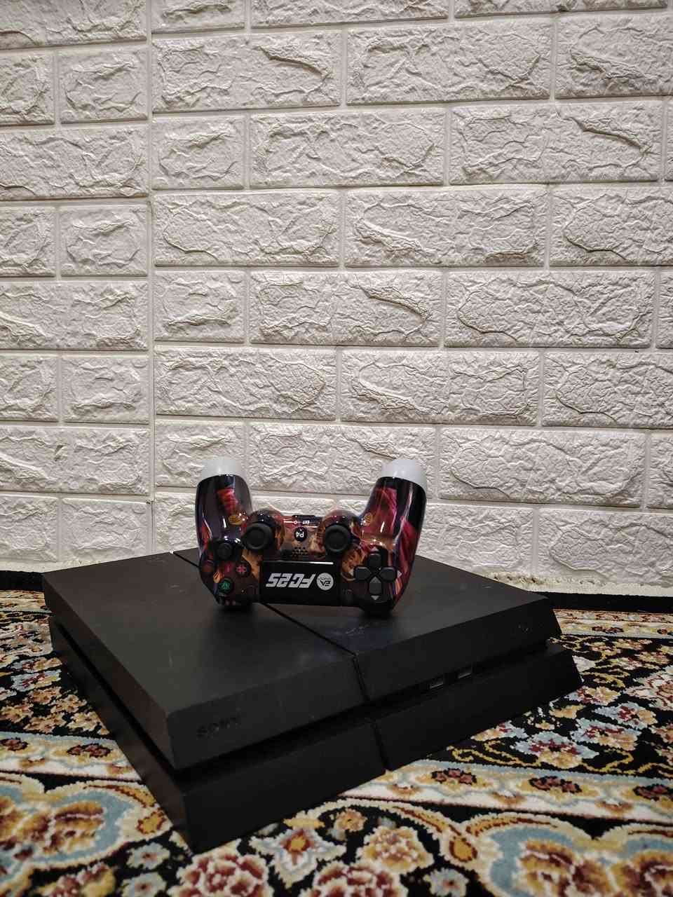 PS4 Fat 500GB 🎮
 * الجهاز مهکر، النظام 13:52 (أسرع نظام مهکر ) 🔥
 * يأتي مع يدة تحكم واحدة  🎮
 * مخزون به 5 ألعاب 📀
 * الجهاز مفتوح للتنظيف فقط، بشرط خالي من أي عيب 💯
 * ضمان لمدة 5 أيام
 * السعر: 210 ألف
 * يتوفر توصيل لجميع المناطق 🚕
للتواصل: *********** دهوك, العراق

نص مكتوب في الصور:
- رقم كورك و واتساب / ***********
