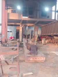 حدادة عامة • عرباين • نيسان