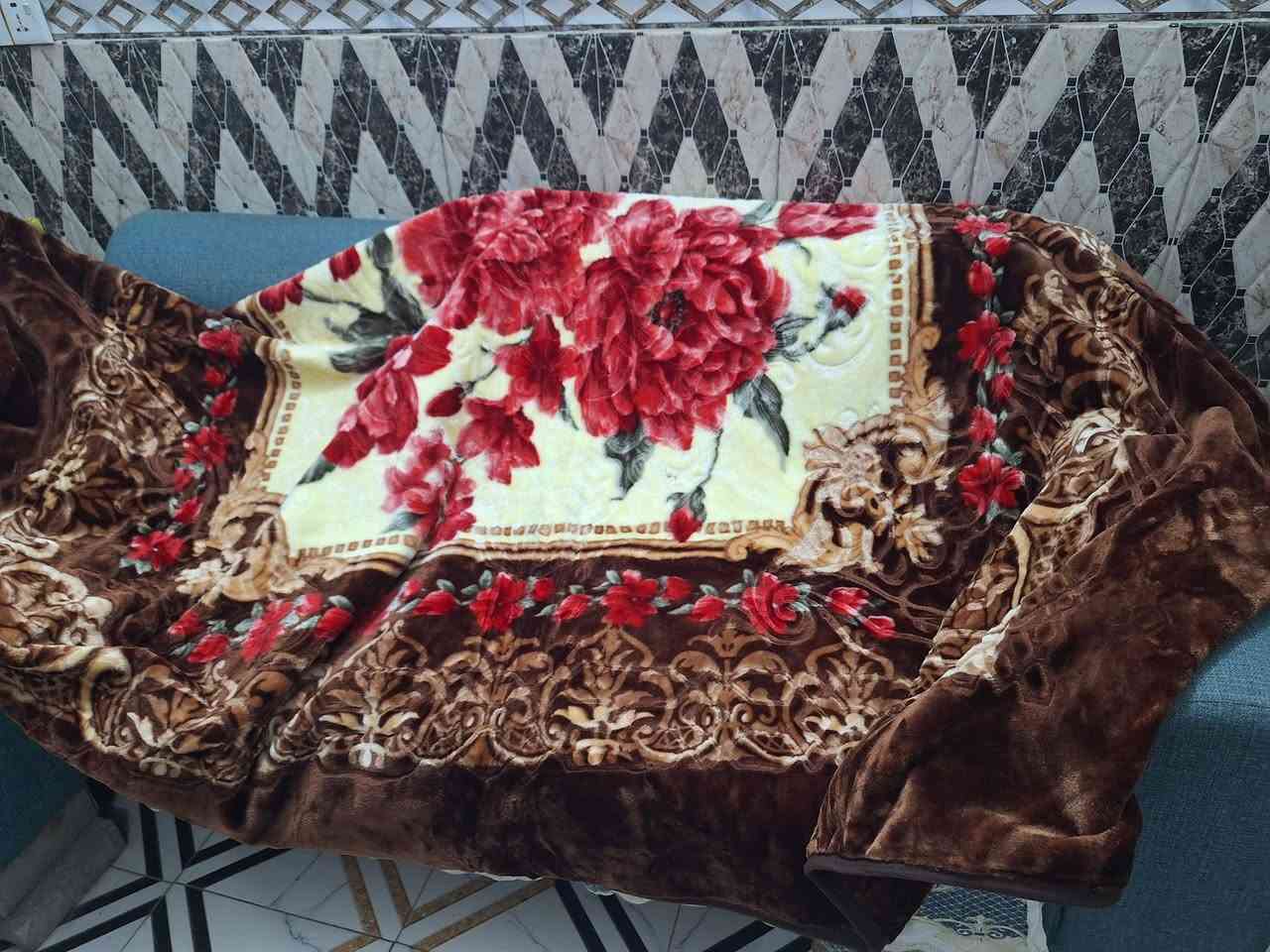 بطانيات جديده السعر الوحده ٣٠ نهايته
