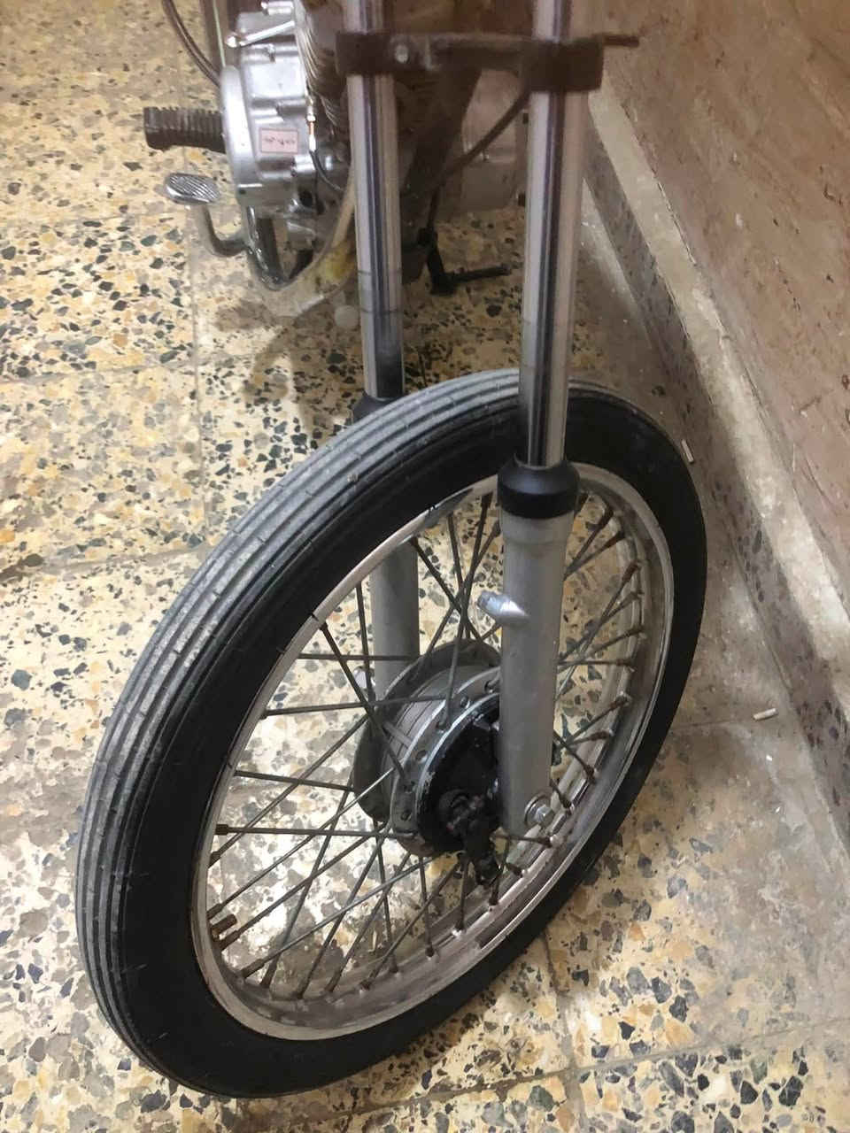 سلام عليكم دراجه للبيع ناصريه مركز بيها صوت لو دشالي لو فلاوين ماعرف دراجه تعمير ٢٥ شاصي ارشا مكينه امتياز شرط شلعه وفصله ومعدل شاصي محور بوري رفيع والاذان ملحومه سعر ٤٠٠ وبيها مجال ***********
