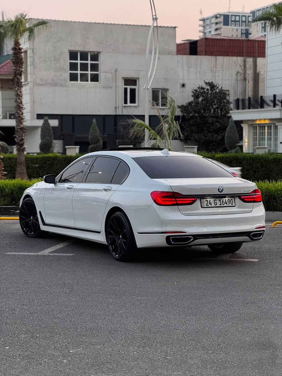 BMW 740i 2018 كلين سعر مناسب 
كلين و سعر جدا مناسب بي ام 740i موديل 2018
سيارة دعامي ل دعامي اب شرط بدون صبغ 
محرك 6 سلندر تيربو قبق محرك مفتوح !
گير مكفول 
گير محرك اب شرط فحص و سونار بدون عيب 
فول فول مواصفات معروفة 
ماشية 160 الف 
سعر جدا جدا جدا مناسب 248 ورقة بيه مجال قليل 
بيع مستعجل رجاء اذا مو شراي لا تنطي حجاية 
ملاحظة السيارة بيه 4 اسابع جاملغ امامي بارد PDR 
باقي كله مكفول 
مكان سيارة اربيل 
واتساب ***********
