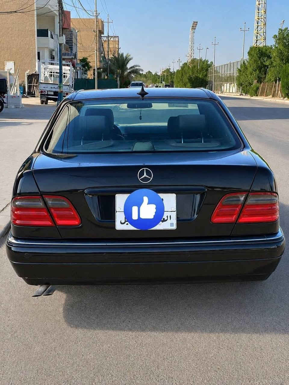 ماكو هيج نظافه بهيج سعر بكل العراق 
مارسيدس ام عيون E320 موديل 1998 
محرك 6 سلندر V الاقتصادي المرغوب
كير D4
فتحه
تبريد قطعتين +ثلاجه
كشنات جلد 
تحكم كشنات كهربائي
مثبت سرعة
شاشة اعطال 
مري شفط 
اشاير بالمري 
حساسات 
كامرا +شاشه
تايرات جدد 
باتري جديد
رقم اربيل القديم 

مكان السيارة النجف الاشرف 
للاستفسار ***********

