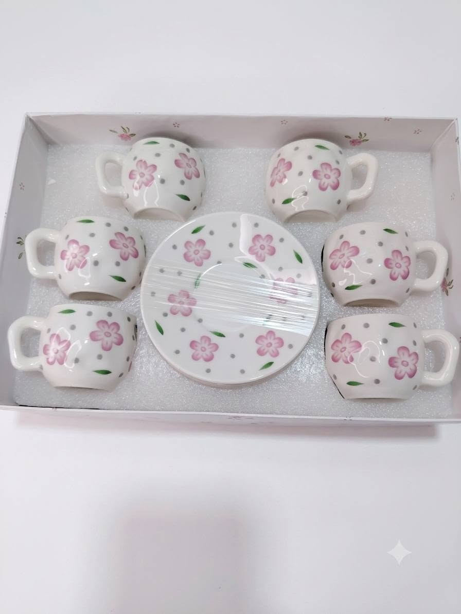 ☕🎀 فناجين ناعمة وأنيقة 🎀☕

ست صحون ست فناجين مناسب للضيافة او كهدية جميلة.. النقشات ترند. 
النقشات الترند 🍒🎀🌹
تصاميم متنوعة 
موديل القلوب الوردي 🩷
​موديل الورد الناعم 🌸
​موديل الكرز والفيونكة 🍒
​موديل الشرايط الوردي 🎀

للطلب والاستفسار ***********
متوفر توصيل لكل المحافظات 5
