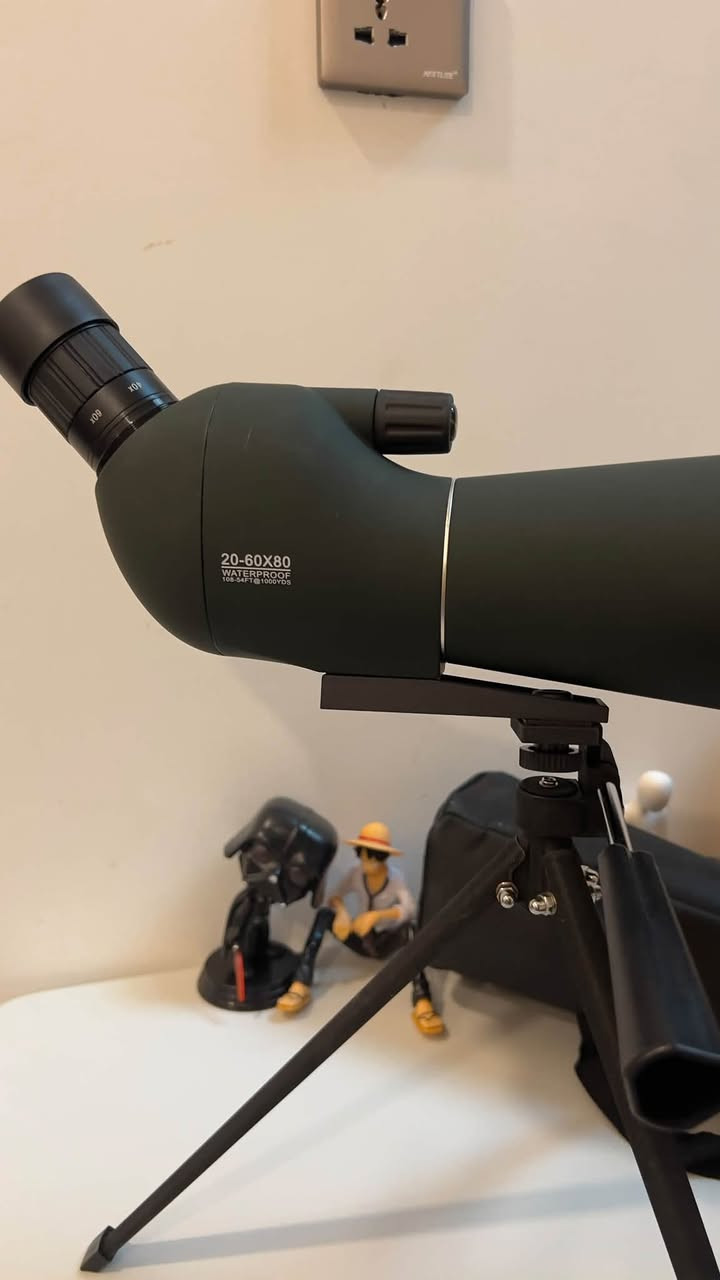 جماعة التخييم والكشتات والصيد جبتلكم شي قوي 

🔭 SVBONY 20–60×80 | منظار مراقبة احترافي

البعيد بعد ما يبقى بعيد! 👀🔭

إذا تبحث عن منظار يجمع بين التكبير العالي، الرؤية الواضحة، وسهولة الاستخدام فهذا المنظار خيار مميز للمراقبة الخارجية.

✨ المميزات:
🔹 تكبير متغيّر من 20× إلى 60×
🔹 عدسة أمامية كبيرة 80mm
🔹 تصميم مقاوم للماء 💧
🔹 مناسب للمراقبة لمسافات بعيدة
🔹 يأتي مع حامل ثلاثي للتثبيت
🔹 حقيبة للحمل والحفظ 🎒
🔹 مناسب للاستخدام الخارجي والرحلات

🦅 مراقبة الطيور والحياة البرية
🌄 الطبيعة والمناظر البعيدة
🏟️ مشاهدة الفعاليات والرياضة
🏹 مراقبة أهداف الرماية
⛺ الرحلات والتخييم
🔭 هواة المراقبة والاستكشاف

منتج مميز لمحبي التفاصيل والمراقبة من مسافات بعيدة. 🔥

📩 للطلب والاستفسار راسلنا على الخاص

