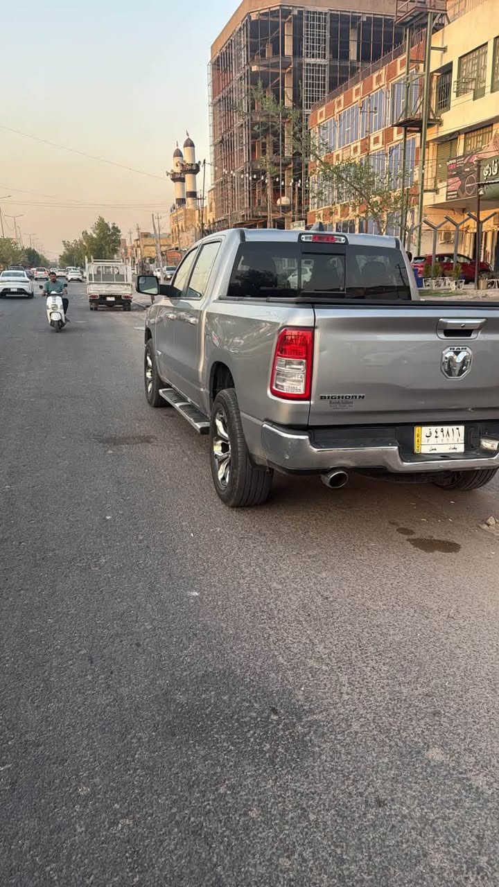 سلام عليكم
رام موديل ١٩ باك هورن  1500
باب طويل بدي قصير المرغوب 

السياره جديده وكامله من جميع النواحي اي نقص مابيها 
كير محرك تبريد صدر امامي خلفي تخم تاير جديد 
ادامه من جميع النواحي 
على أيد وحده 
محرك ٥٧٠٠ 
رقم بغداد شرط التحويل 
حادثها خشم الجاملغ الأيمن وخشم البنيد بدون دواخل 
وبدون أرباك 
السعر ٢١ونص 
مكان السياره بغداد الدوره 
 للتواصل على الرقم 
***********
