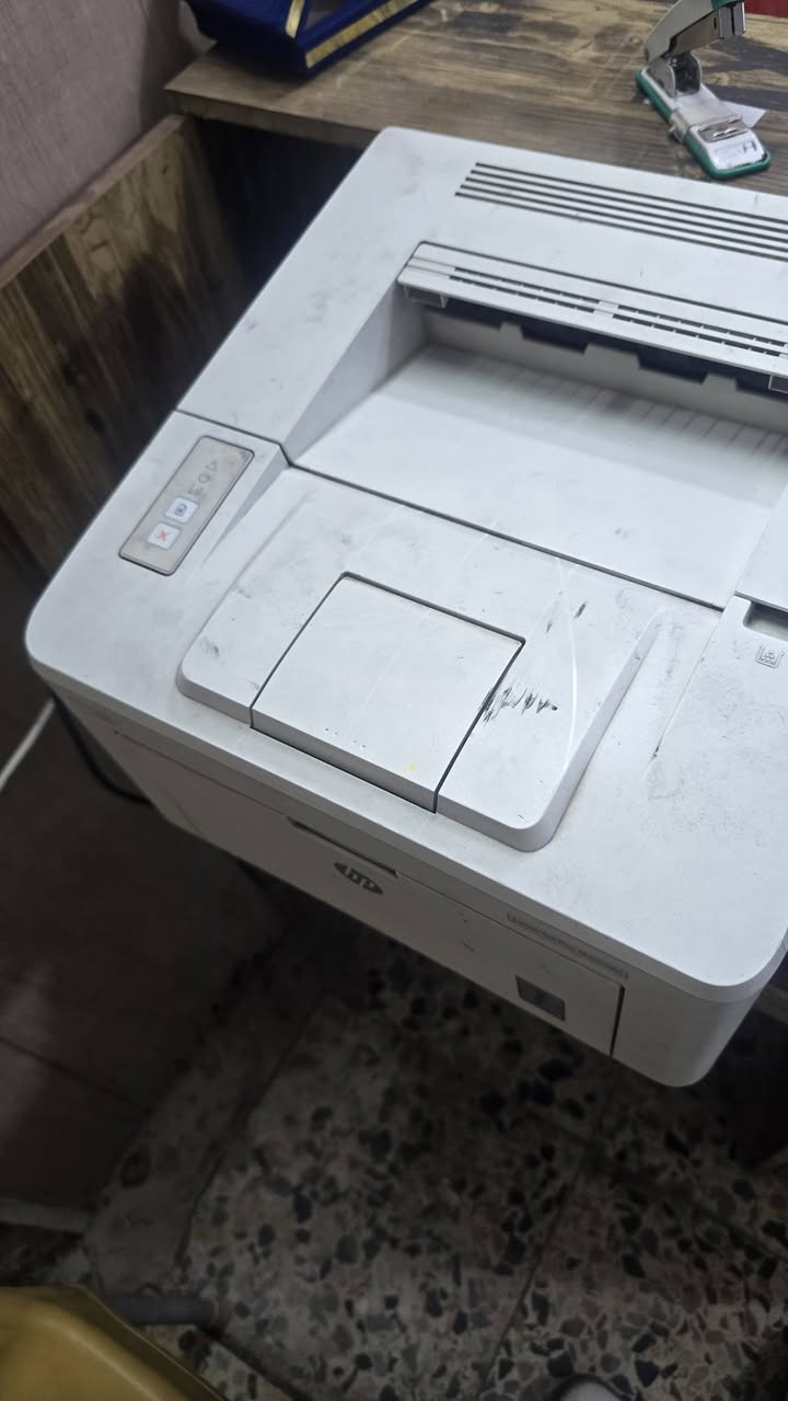 السلام عليكم hp بعت كل الأغراض بقت بس هية للعلم متروكة  صار هواي ما فاتح المحل عوزها كاترج شغالة فول  ب ٧٥ الف وبيهة مجال  
***********
