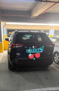 سيارة حديثة • سائق متزن • توصيل داخل وخارج