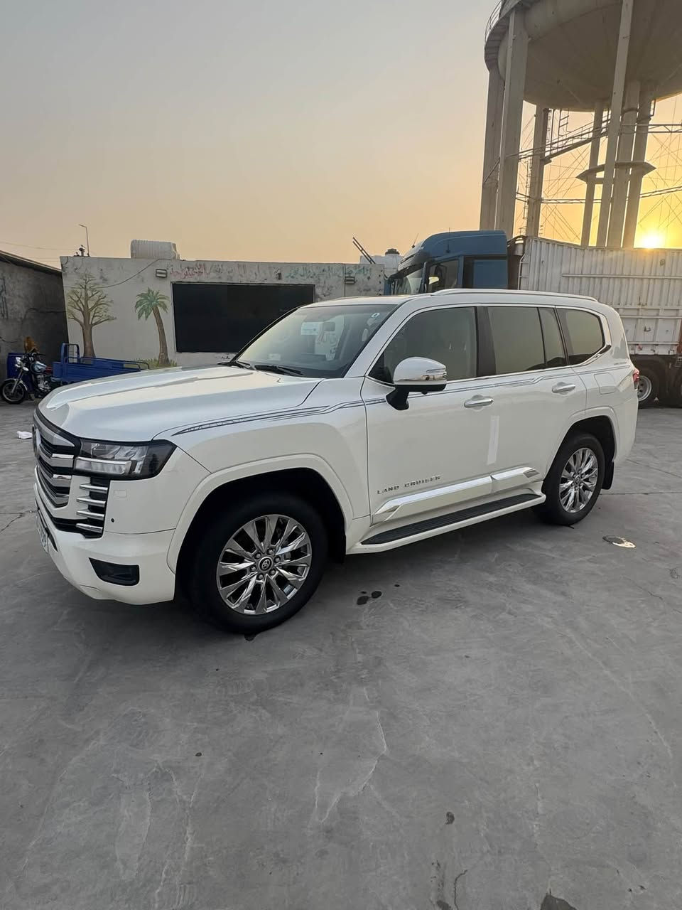 لاندكروز GXR • ٢٠٢٣ • رقم بغداد