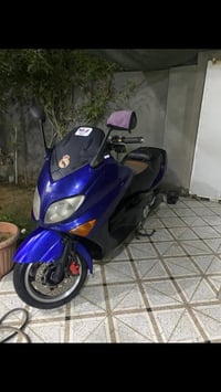 Tmax 2008  الدراجه طافيه ابيع كوم حديد للاستفسار 07811277385 حله السعر...
