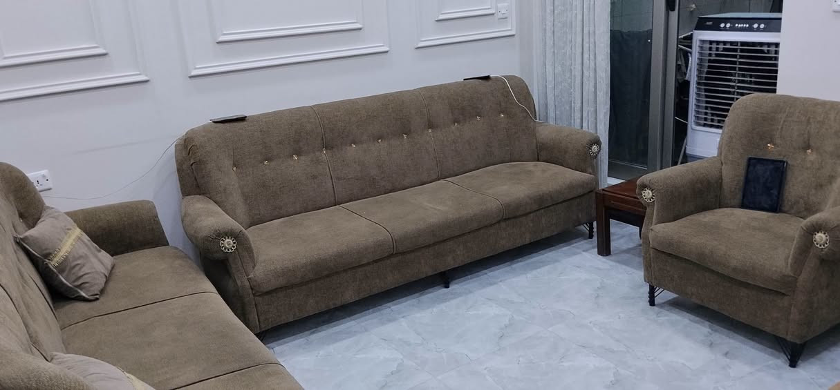 السلام عليكم
عندي تخم قنفات  ثقيل جددا ونظافته 
٩٥,بالميه والسعر ب٥٠٠ وبه مجال
قنفتين طوال وكراسي ثنين 
الدوره المهدية الاولى بشارع ابو حاتم الضمد
***********
