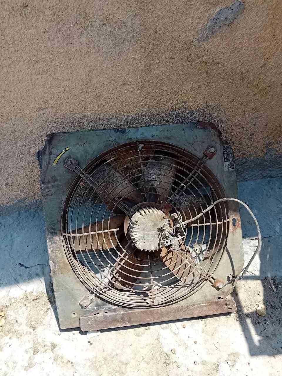 غساله مروحه تفريغ وثلاجه كوله شغال بصره ***********
***********
