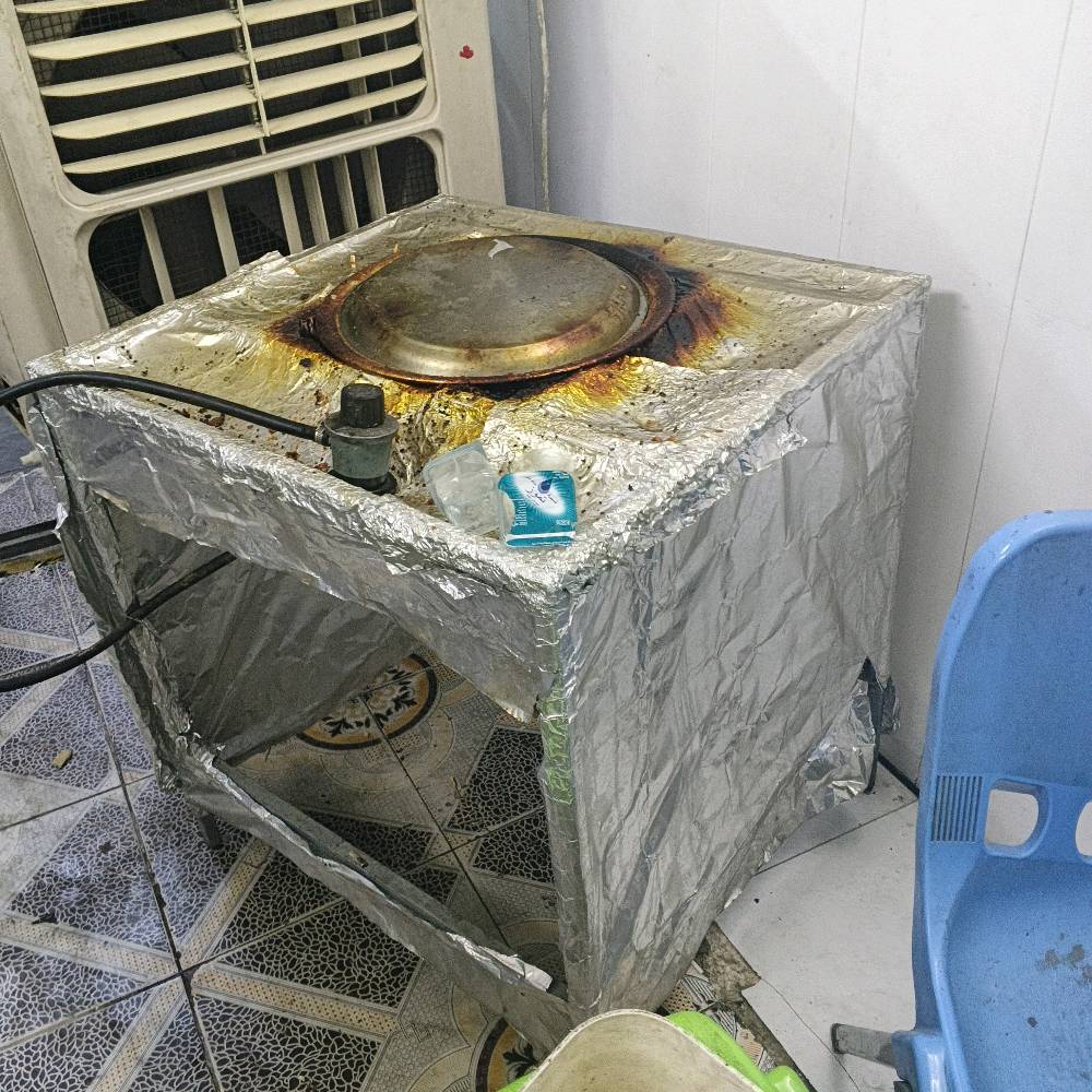 غراض مطعم للبيع.. سنك+كريل بركر مزدوج فنكر+عارضه +قلاية فلافل+ميز ستيل حجمه الارتفاع95طول مترتين العرض85
جام خانة فلافل 
مقبول المفاوضه 
