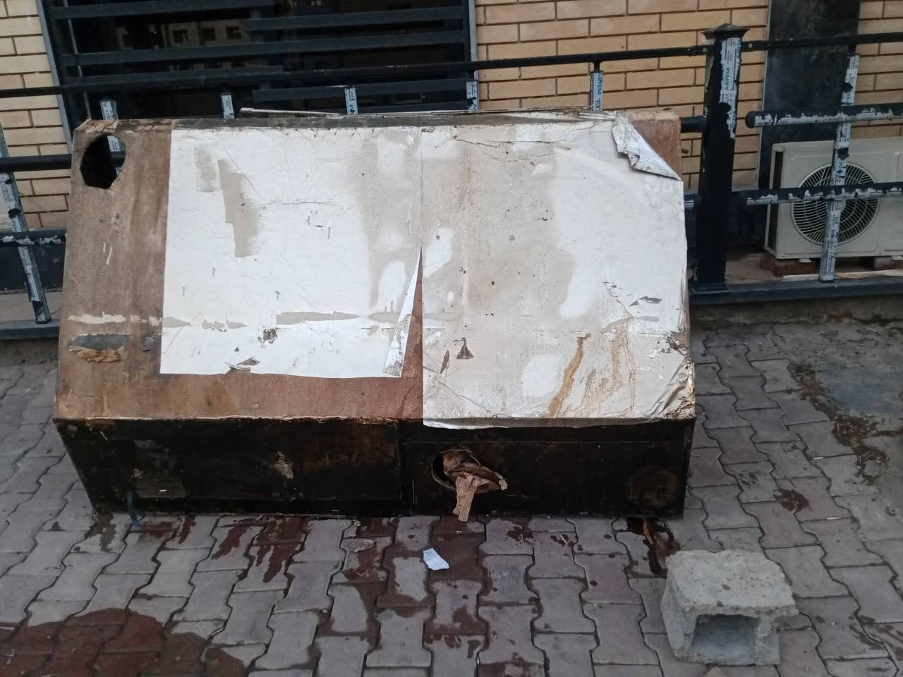 بوجة قياسها الطول
الطول 190 يعني مترين
العرض 110 سم
العمق 70 سم 
ترهم لاصحاب المطاعم والكافتريات  

كاملة وجاهزة تحتاج بس بطل فلاش 
السعر 100 الف 
مكانها بغداد الكرادة ساحة كهرمانة 
***********
