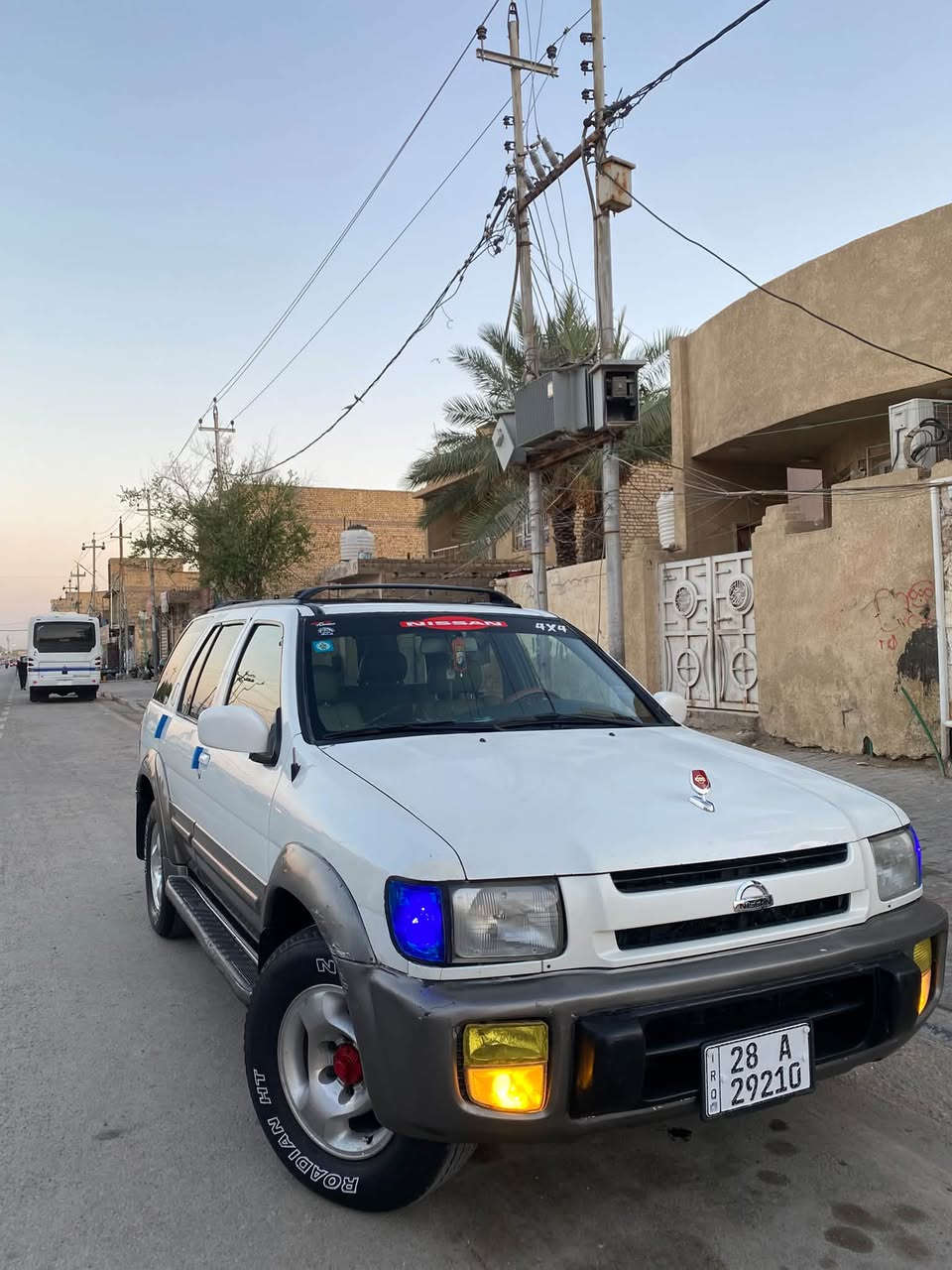 السلام عليكم لطيبين نيسان انفنتي موديل 99بسمي سنويه ل31هزه جديده بدون صبغ وضربه مكينه وكير جدد حداديه بلجيس تبريد ثلج 🧊 دواخل جديده كهربائيات كله شغاله السعر 58وبيه مجال لشراي مكاني الكوت حي الشهداء اتصل ‭***********‬

