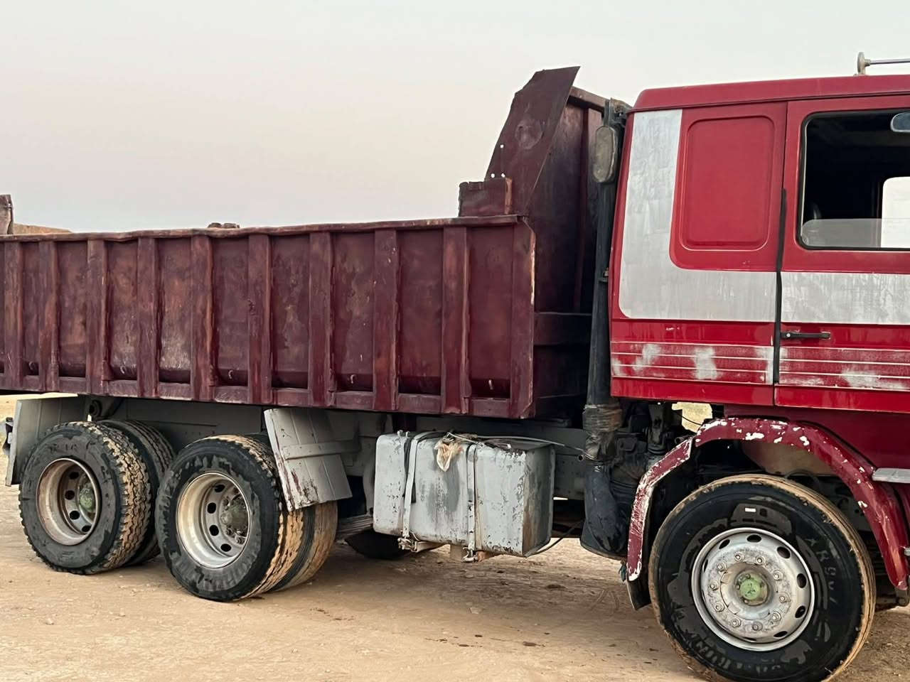 قلاب اسكانية 112للبيع حصة كاز بيها رقم اربيل سنوية تسقط 30 هزه جديد تواير بيها عن نص شاصي بيها فطر شي قليل محرك شرط كير شرط سعرها 120ورقة عنوان نينوى ***********
