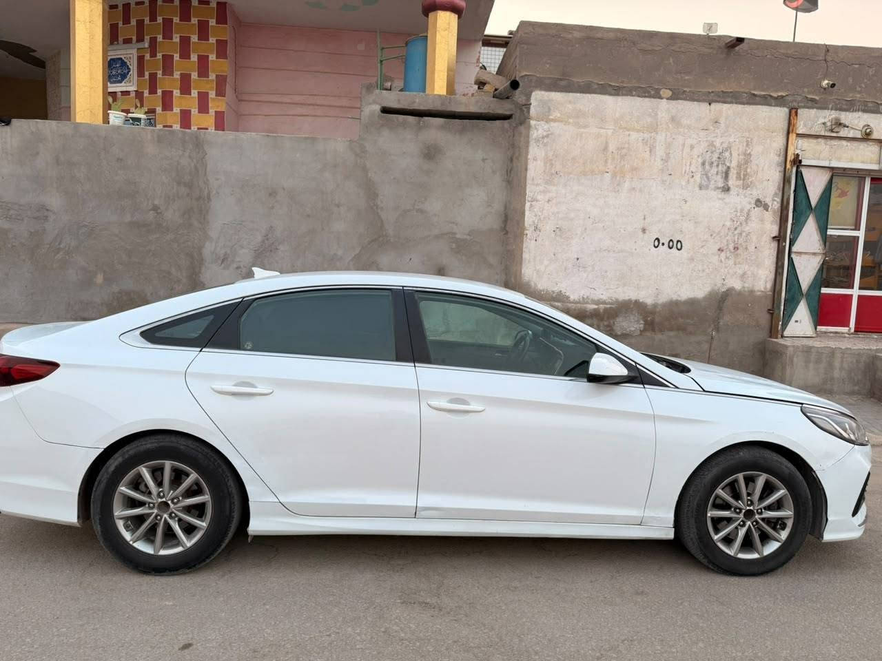 سلام عليكم
سوناتا وارد امريكي موديل 18
باسمي مكفوله من لعيب شرعي 
ومن صبغ العام بيها صبغ 3قطع فقط 
تخم تاير حداديه جديده تبريد ثلج 
دواخل جدد رقمها بصره 
فول مواصفات عده الفتحه 
مكانها البصره لقرنه 
سعرها 110 وبيها مجال 
ماكو 18 بهيج سعر جوه سوك 
***********
