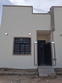 بيت للإيجار • ٥٠م • قرية الغدير ٣١٧