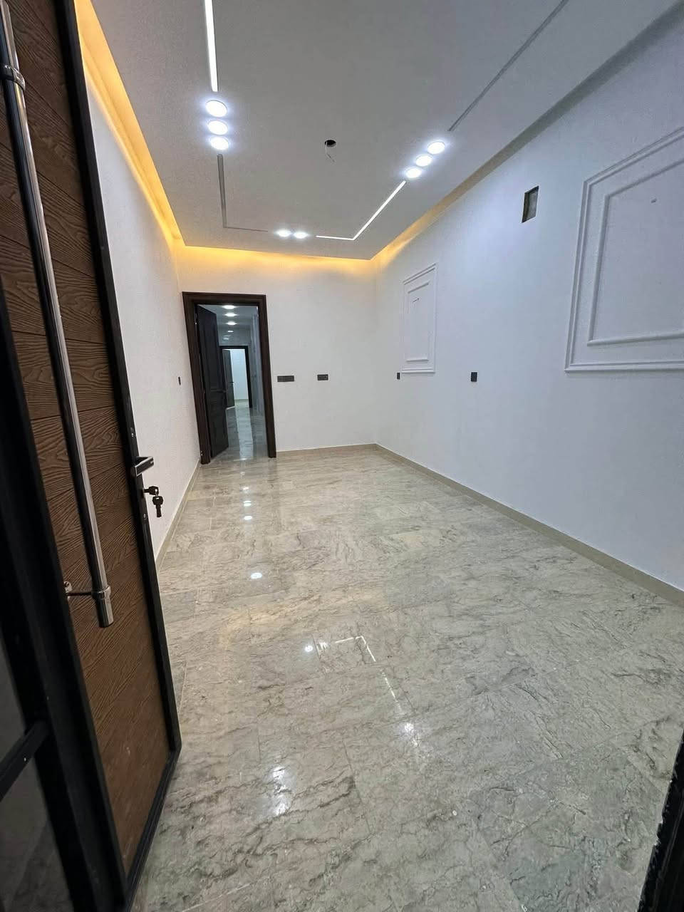 مشتملات للبيع العدد ٢
مساحة المشتمل ٧٢ متر 

بناء حديث تسليم مفتاح

الموقع 📍الشعب حي التجار مقابيل جامعه الامام الكاظم موقع ممتاز

يحتوي على #استقبال #مطبخ #٣غرف #خدمات

للأستفسار آكثر الأتصال على الأرقآم 

***********
