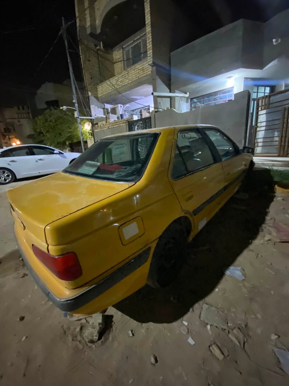 السلام عليكم 

بيجو بارص 2013 رقم ميسان

بيهه منضومه غاز جديده 

منضومه تبريد جديده تبريهه ثلج ❄️ ويه السويج 

دوشمه جديده 

بدون صبغ بدون ضربه السياره بلاديه بيهه اثر جراد

تخم سماعات ومسجل

السياره غير من الله بوجهك للشارع 

مكاني بغداد الدوره 

السعر 23وبيهه مجال

للاستفسار ***********
