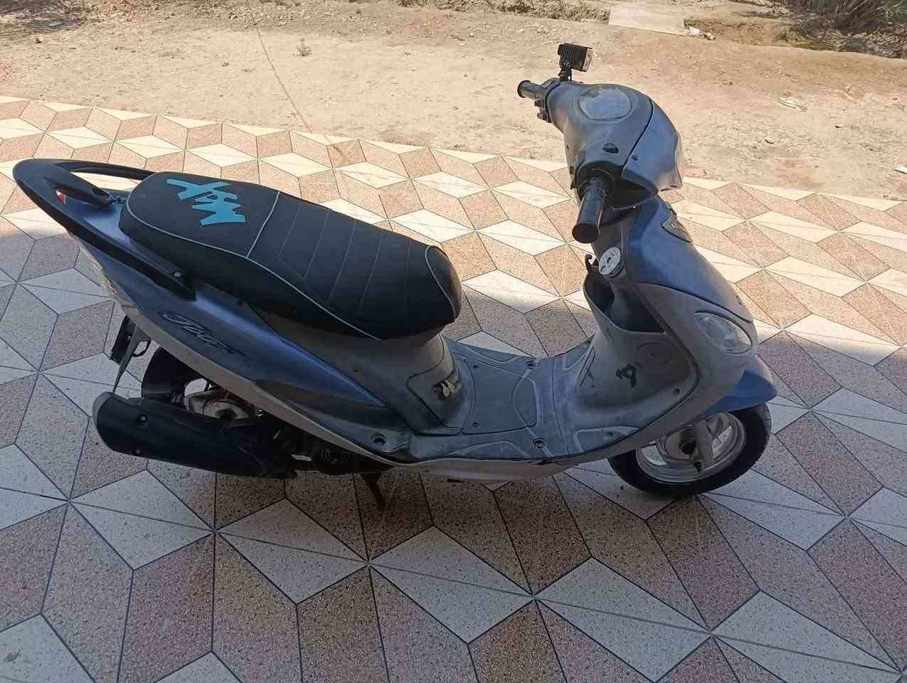 ماكس منغولي نضيفه مكينه ما مفتوحه عل فصح
مكاني ديوانيه مركز سعر 600وبيهه مجال قليل
***********
