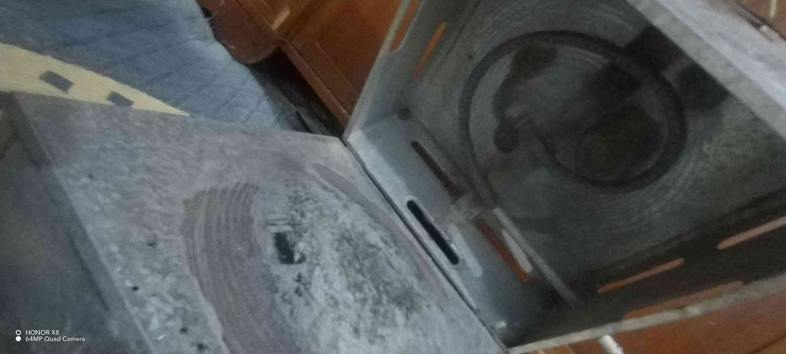 السلام عليكم مبرده شرط شغل نضيفه للبيع وياها تنور غاز مكان كربلاء كنطرت السلام ***********
***********
