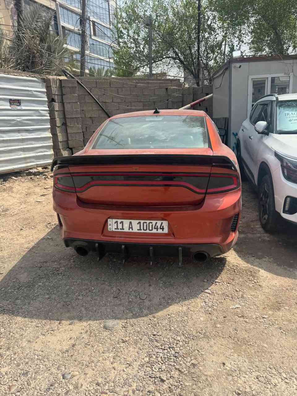 السلام عليكم 
دوج تشارجر دايتونا 2021
محرك 5700 V8
ماشية 46 الف 
السياره حادثها بالمنشور موجود 
باسمي هزه بعدها ممنتهيه يعني كبل تحول

السياره كشنات تدفئة تبريد الخلفيه تدفئة 
بيها سوبر تراك باك 
حلوه السياره 
عارضها ب185 وبيها للشراي 
رقمي ***********
