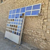 عارضة محل 3متر  رفوف ثلاثة متر ارتفاع مترين ونص عدد 3  باب واجهة محل ع...