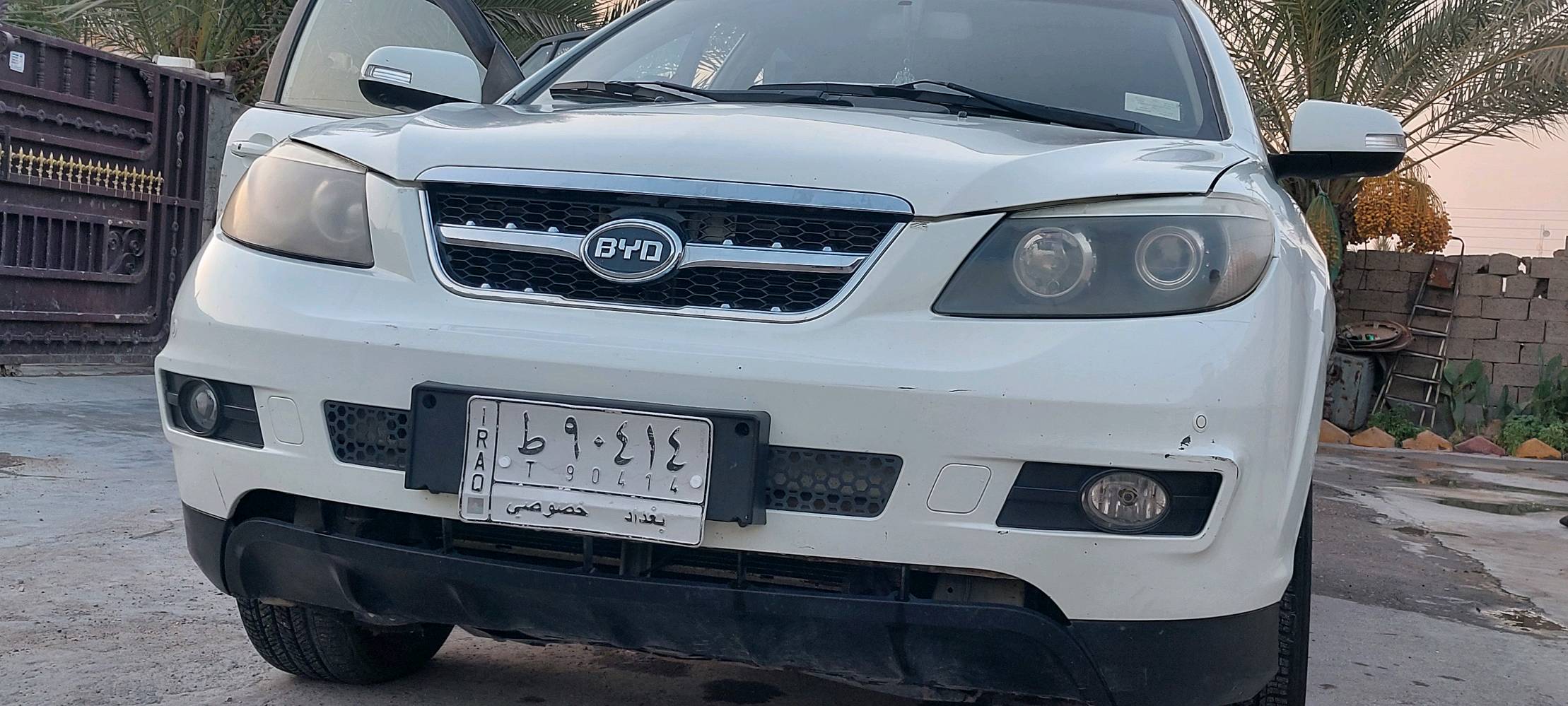سلام عليكم 
BYD S6 للبيع موديل2013 
محرك مستبوشي بلادي 2400 سحب أمامي السياره كفاله عامه شرط الفحص بيها فتحه سقف تخم صاير 5راكب شاشه بلادي السبير ما نازل كامره خلفي وكامره جانبيه 
الاستفسار على الأرقام الاتيه *********** الخط بي واتساب
السعر 95وبيها مجال