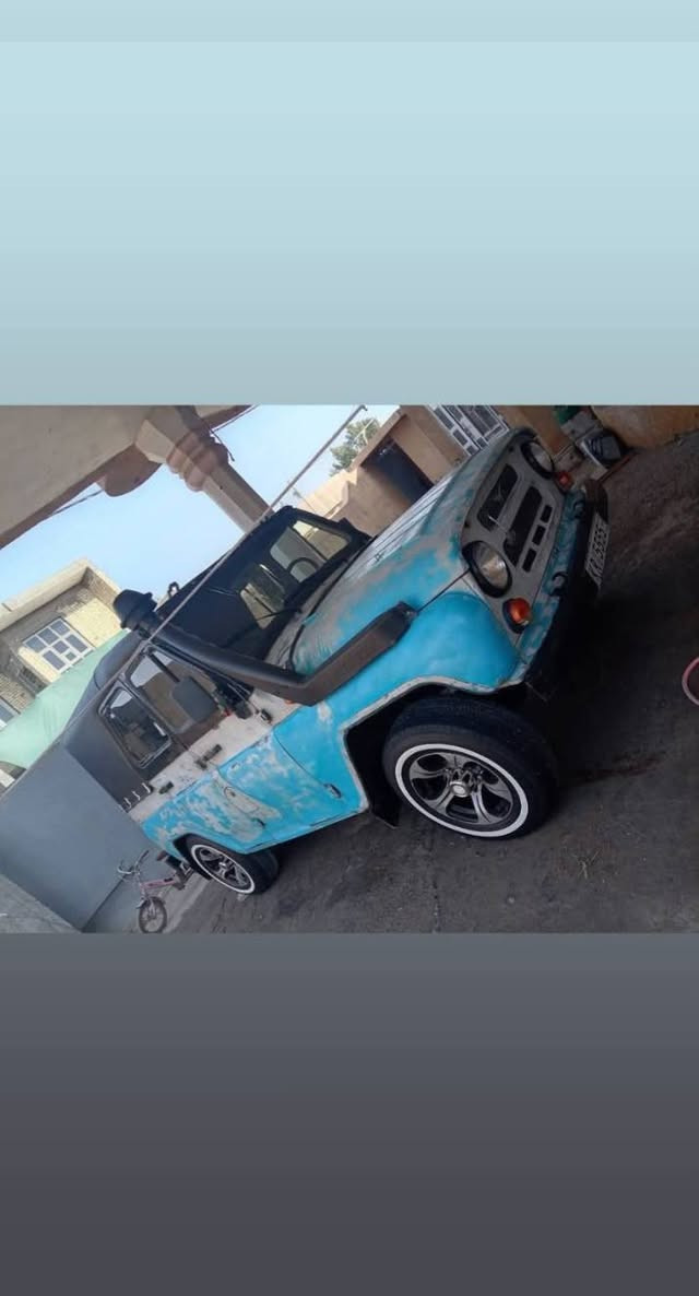سلام عليكم ٢٠٠٠ للبيع بلاديه مكينه ونجي ماتنقص مكفولة كير حوثي دوشمه جديده تحويره كامله 
للاستفسار الاتصال ***********
