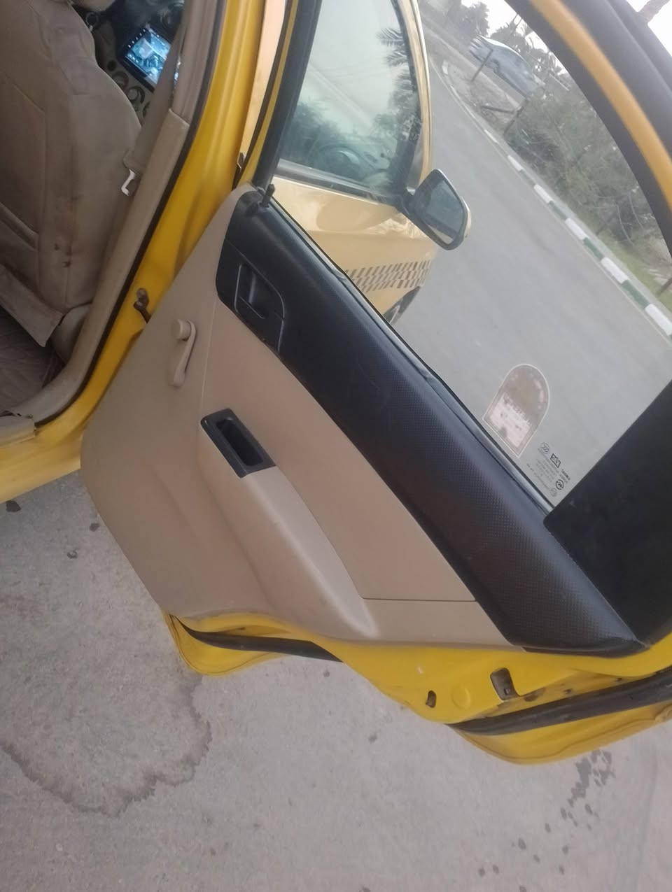 سلام عليكم. سياره افيو للبيع موديل 9 خليجي تبريد كير مكينه وحداده مكفولات السياره  تخم تاير و ويل جدد السياره بيه ضربه بلجاملغ الخلفي ومصلح  السعر 45. وبيه مجال للتواصل ***********
