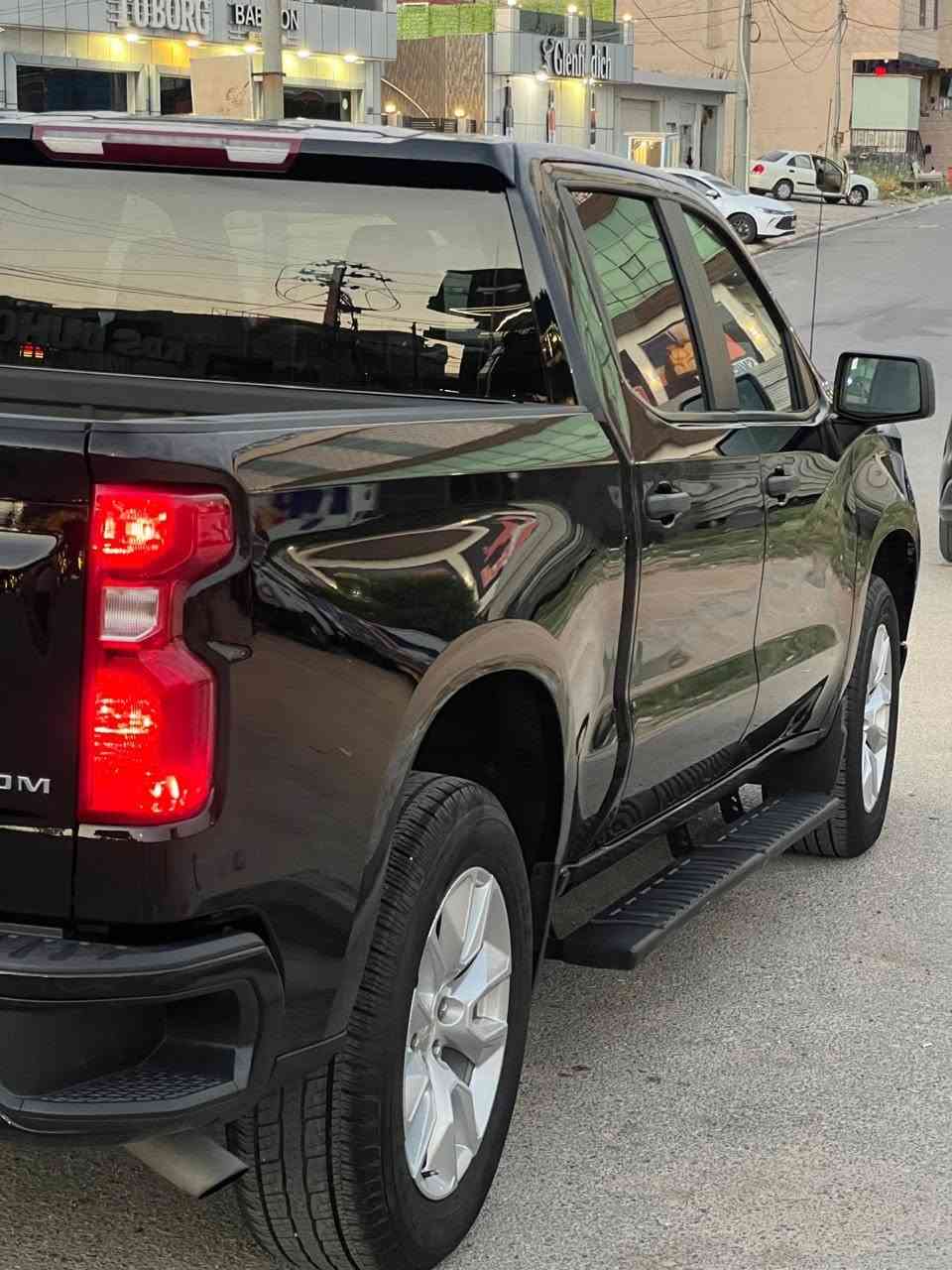 من رخصة الادمن
Silverado 2024

مواصفات custom
بجم تاهو
لون اسود 
محرك ٤ توربو اقتصاديه ومرغوب
كشن كهرباء

بيها شويه صبغ بالبونيد 

مكان دهوك
تترقم شمالي
ماشي 24 الف

***********
*********** دهوك, العراق
