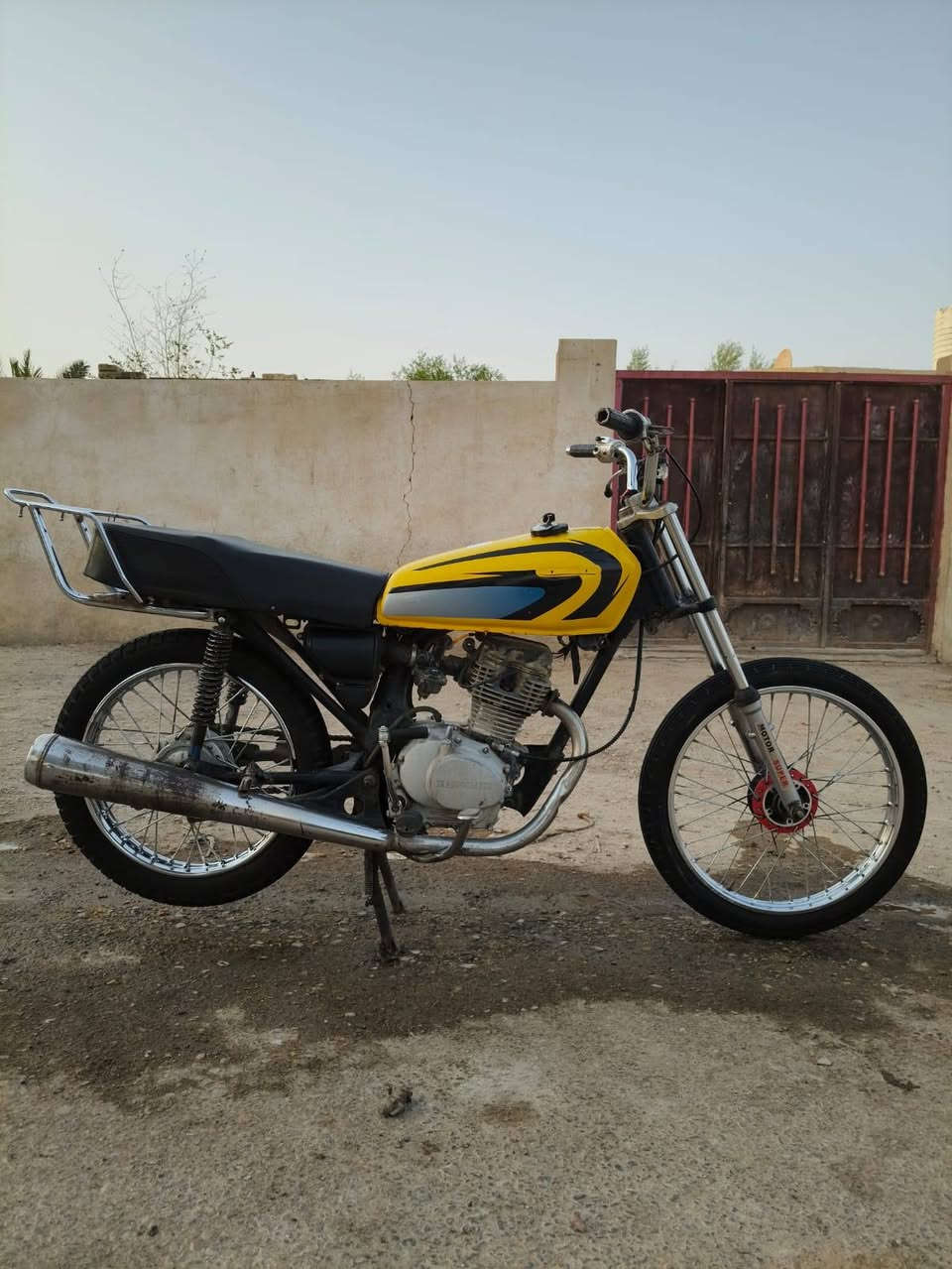 كلك كلك 350 بيه مجال مكينه ارشه شاصي ارشه وياله اصليه كشن وتانكي جدد شراي خاص هاذه رقمي ***********
