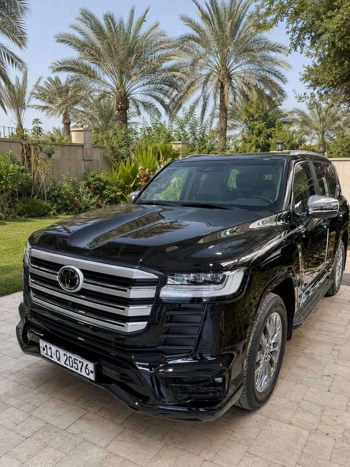 * لاندكروزر  vx لمتد 2025 بريم اصلي
* ⁠السعر125 مليون 
* ⁠الفئة:  LIMTED  /  VX تنفس طبيعي
* ⁠اللون اسود داخل جلد بيجي اصلي 
* محرك 6 سلند (4000 cc) 
* ⁠العداد (5 كم ) رقم بغداد 
* ⁠رادار امامي - رادار خلفي - رادار جانبي (نقطة عمياء) 
* ⁠تحديد مسار قيادة ذاتية 
* ⁠شاحن وايرليس امامي 
* ⁠شاحن وايرليس خلفي عدد (2)
* ⁠فدراليات (لماظات) جنطة خلفية
* ⁠ابواب شفط دوسات نيكل 
* ⁠هاندبريك بصمة لايت اوتو 
* ⁠ماوس تغير وضعيات القيادة 
* ⁠بصمة تشغيل تشغيل عن بعد 
* ⁠بصمات ابواب عدد (5).
* ⁠سماعات تويتر (JpL) شاشة دجتل
* ⁠شاشة كبيرة اصلية 
* ⁠شاشات خلفية عدد (2) 
* ⁠4 كامرات (360 درجة) اصلية 
* ⁠فتحة سقف (سلايت)  
* ⁠*كرسي السايق ميموري (ذاكرة)* 
* ⁠الكراسي الامامية كهرباء 
* ⁠كراسي الامامية تبريد تدفئة 
* ⁠الكراسي الخلفية تبريد 
* ⁠كراسي (7) راكب كهرباء 
* ⁠ثلاجة وسطية جنطة كهرباء  
* ⁠داخل صاج تشغيل عن بعد
* ⁠علامة لاندكروز الضوئية بالابواب
* حساس امامي خلفي مري طي 
* ⁠قبضات ابواب نيكب ترايش ابواب نيكل 

* العنوان :-بغداد ساحه عدن 
* ⁠للاستفسار هـ(***********)@
