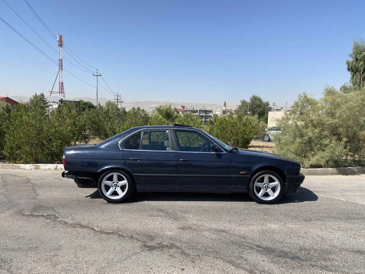 بي ئيم.525گيرعادي.سعر17گه لا مؤديل 1991أرمي پلاستيكي هه ولير ئه وةليات به شه رت گيروو مه كه ينه ي به شه رت ***********يان***********يه ك شاني ده عمه. پيش و دواي ده عمي نيه.
تايه وويلي تازه يه هيج كيشه ي نيه. السليمانية, العراق
