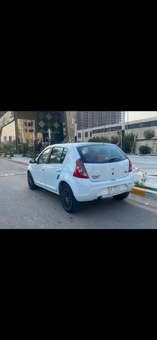 السلام عليكم
للبيع رينو سانديرو ٢٠١٢ 
وكاله لا ضربه لا صبغ 
ماشيه ١٠٠ ألف 
بدون أي نقص 
السعر ٦٣ ورقه وبيه مجال بسيط 
*********** محمد
