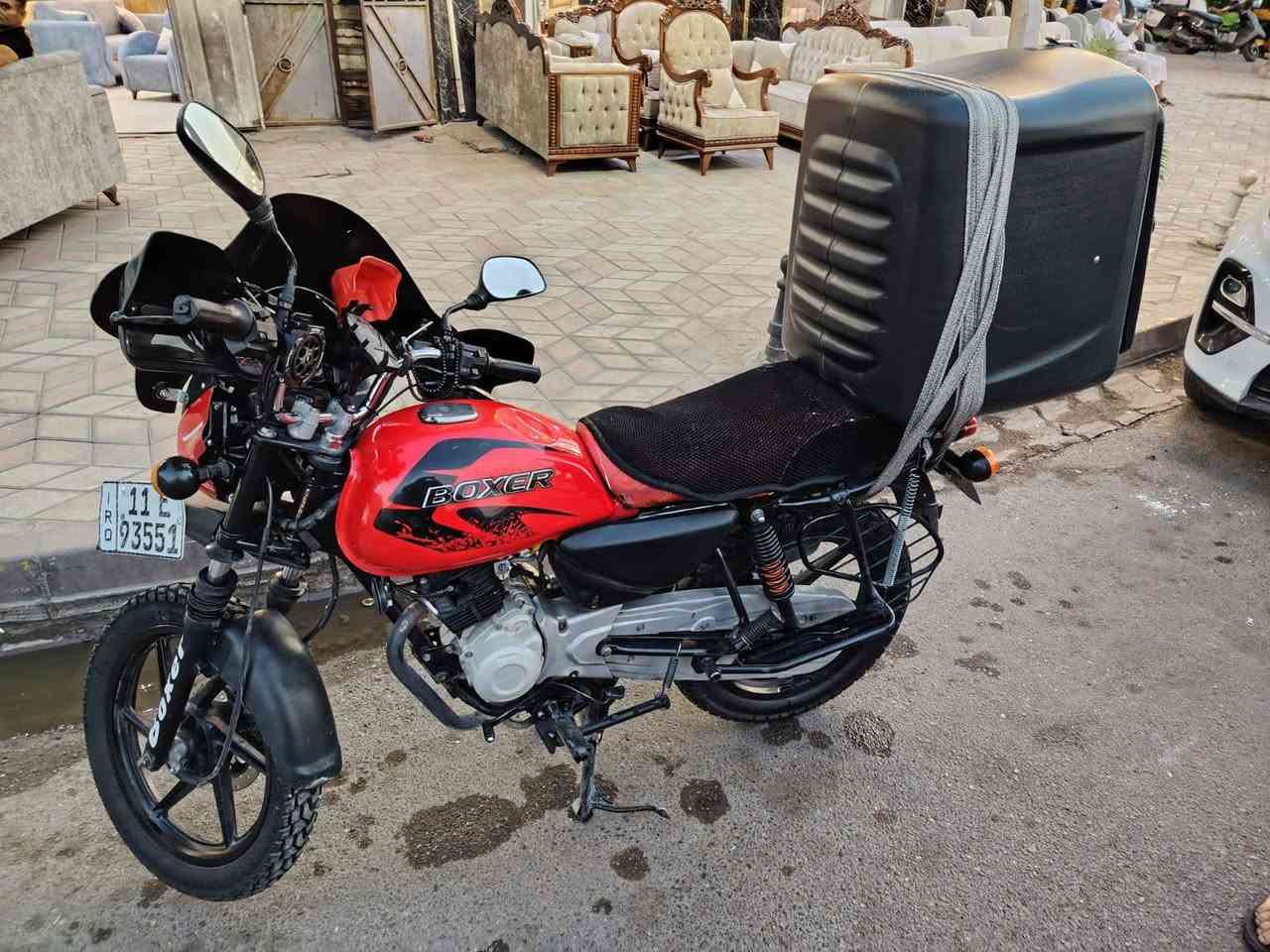 سلام عليكم ورحمة الله  بوكسر موديل 23 للبيع السعر 2250 وبيها مجال  صاحبها بالمشتل اكابلك وياه رقمي واتساب ***********
